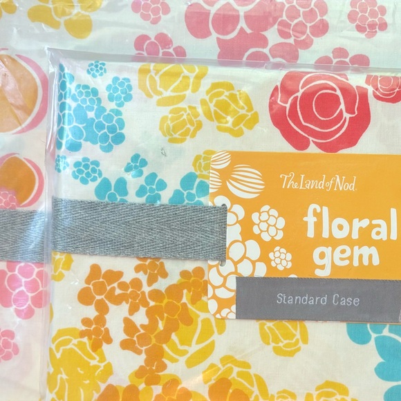 NEW Land of Nod Floral Gem Twin Sheet Set + Extra Pillow Case - Picture 2 of 6